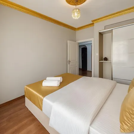 Golden La Vista Boutique Отель 3*